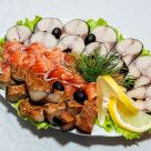 Рыбное ассорти - ройский деликатес, скумбрия специального копчения,  малосольный розовый лосось 